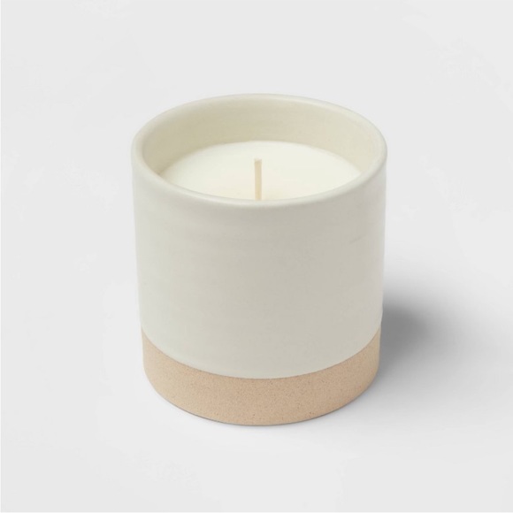 THRESHOLD NEW red velvet cupcake ceramic candle -8oz - Picture 2 of 5